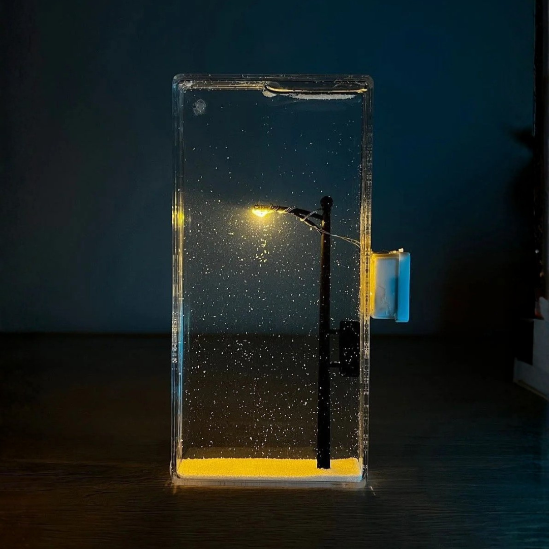 SnowGlow™ – Snow Street Lamp